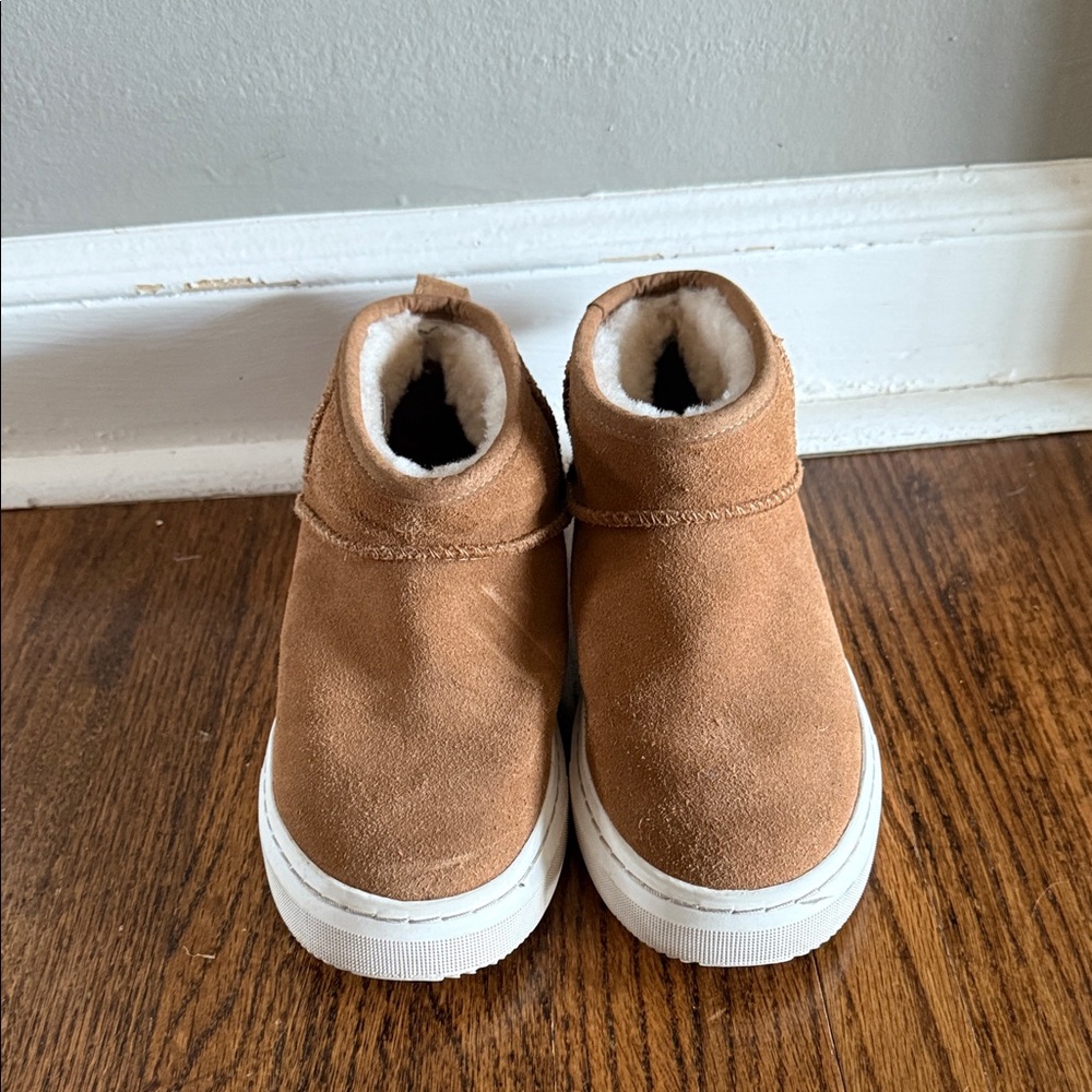 UGG Chestnut Alameda Ankle Boots sz6